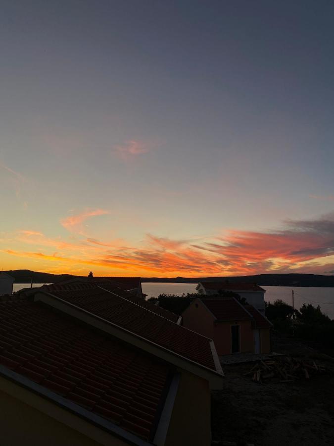 Apartments Mikecin Novigrad  Eksteriør billede
