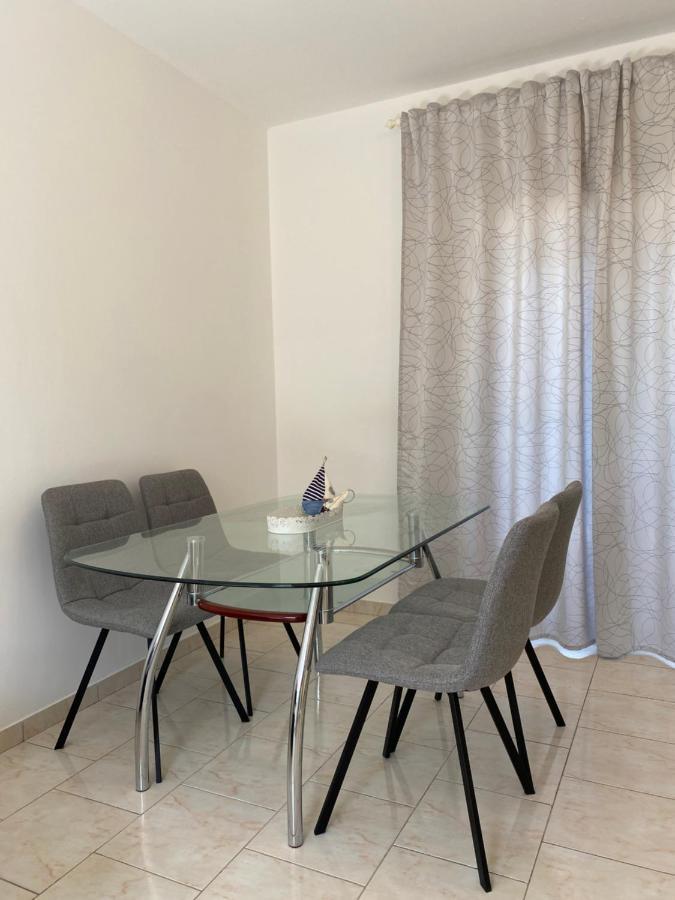 Apartments Mikecin Novigrad  Eksteriør billede