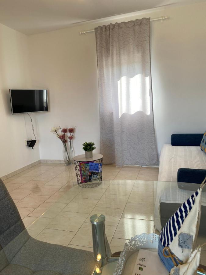 Apartments Mikecin Novigrad  Eksteriør billede