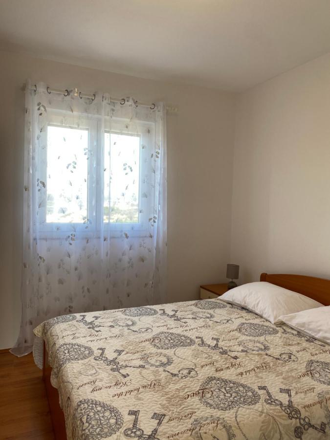 Apartments Mikecin Novigrad  Eksteriør billede
